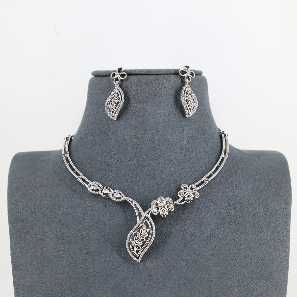 Floral Leaf Necklace Set